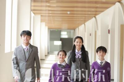 校服招商加盟新機遇：圣瀾服飾校服定制廠家定制引領(lǐng)校園服飾產(chǎn)業(yè)變革